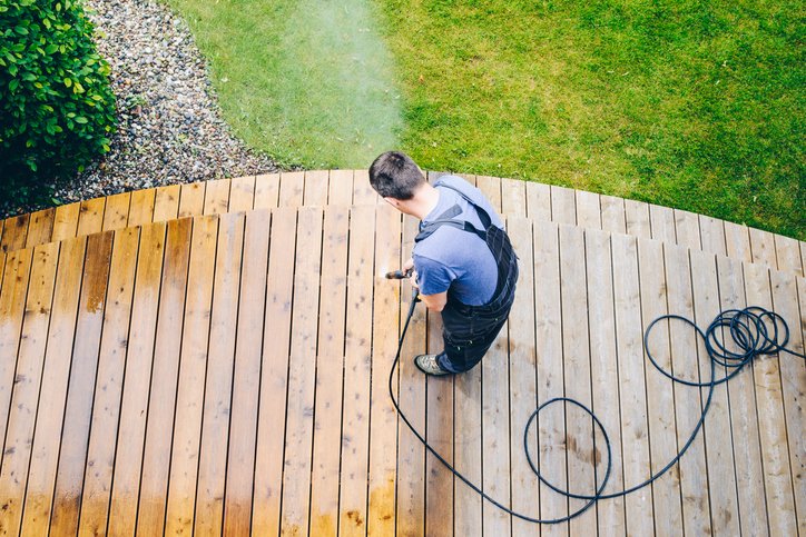 OutdoorPressureWashing