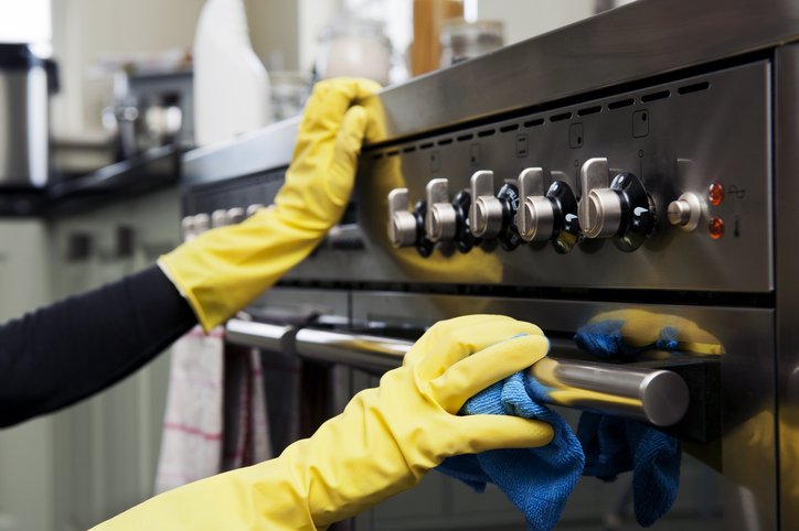deep cleaning kitchen